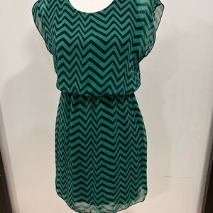 Green and black stripes midi dress light weight
